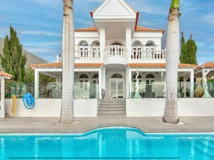 fabulous Villa by the Ocean