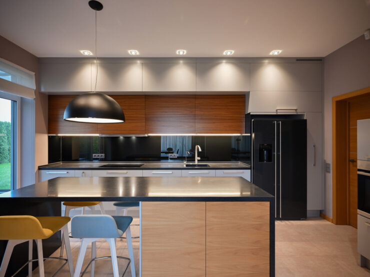 Pārdod modernu privātmāju Mārupē