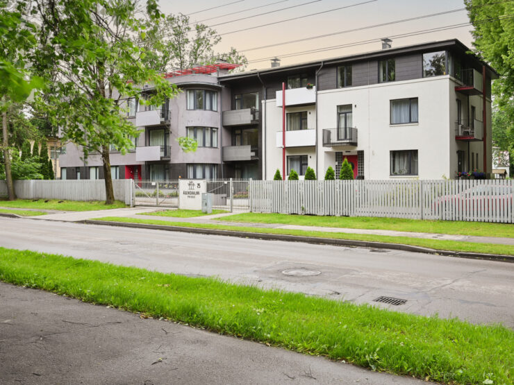 Pārdod 2 istabu dzīvokli Āgenskalnā