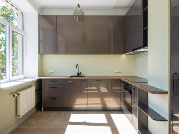 Izīrē 3 istabu dzīvokli Pārdaugavā